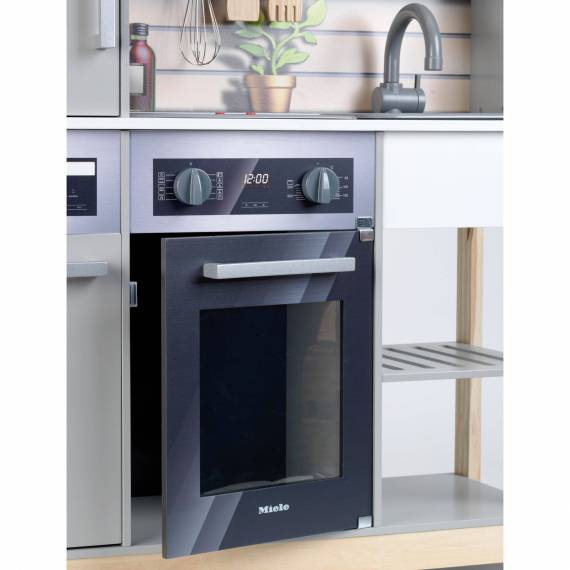 Family kitchen, Miele, wood (MDF)